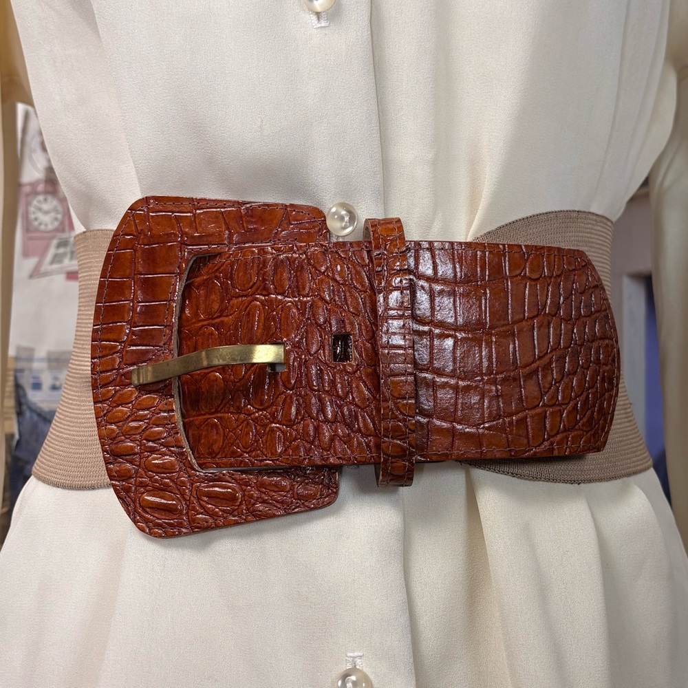 Vintage Wide Stretch Belt w/ Croc Buckle